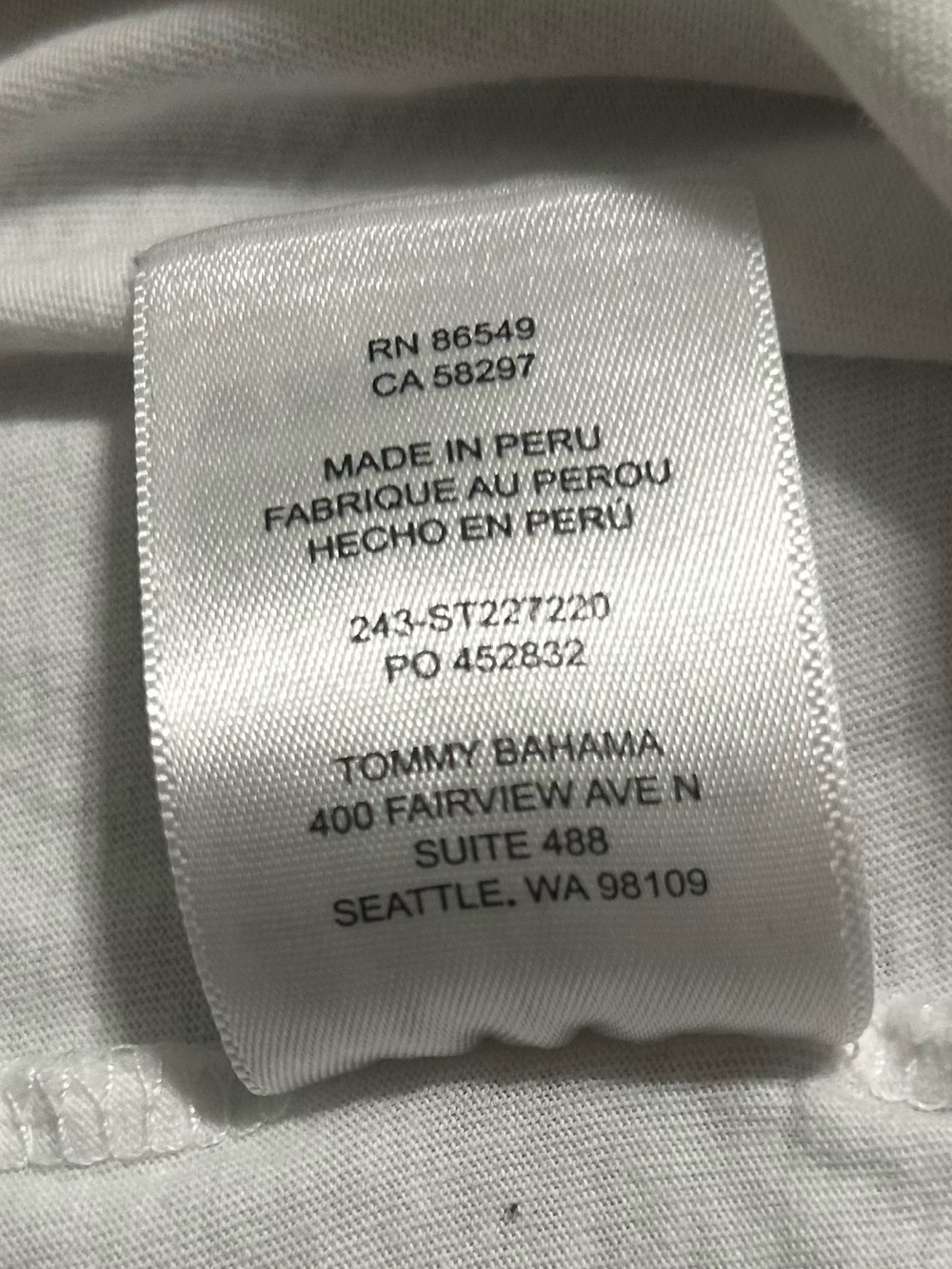 Tommy Bahama Tennis
Anyone? Pineapple
Graphic Tee
Medium - Picture 9 of 10